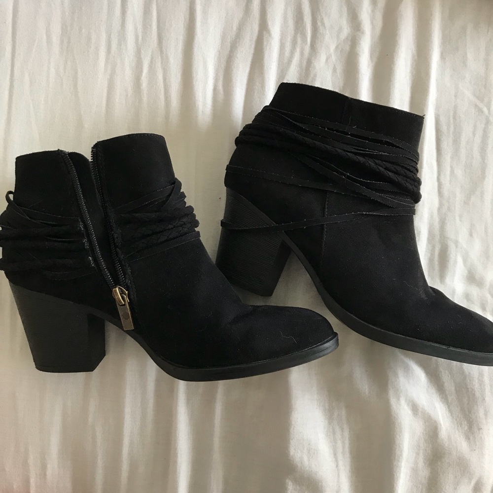 faux suede chunky black booties